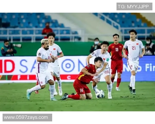 中国足球队前景展望与挑战分析助力球队崛起的关键因素探讨